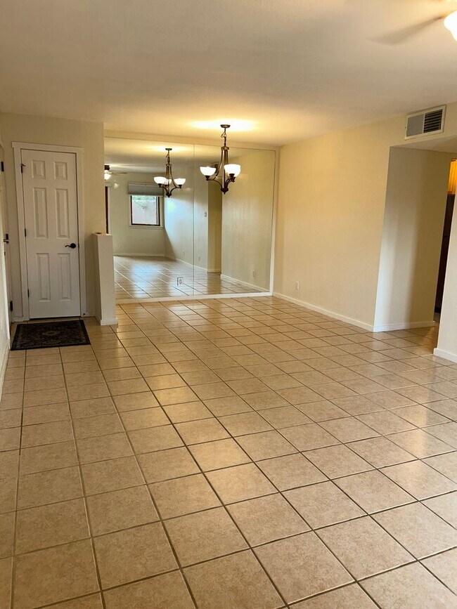 Building Photo - 601 W. San Mateo Road #28 - Lease Only *LE...