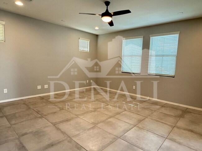 Building Photo - 731 W Winchester Dr