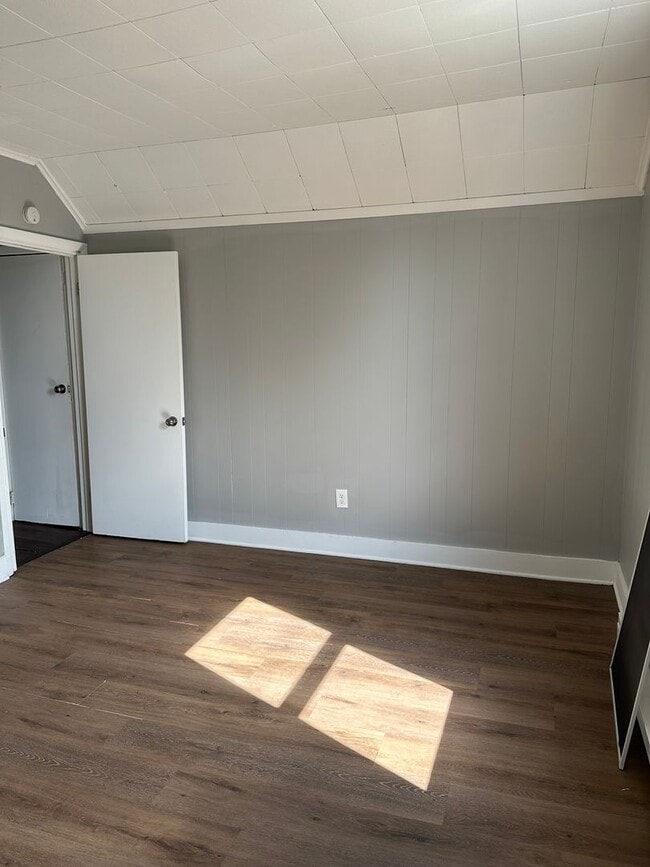 Building Photo - 214 S 16th St