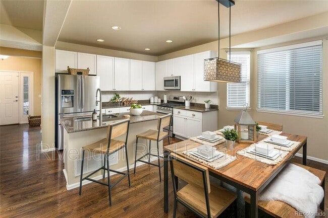 Foto del edificio - 3633 Desert Ridge Cir