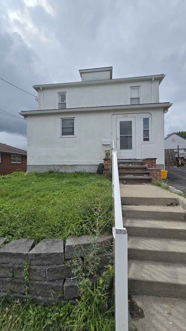 Foto del edificio - 609 Oak Hill Ave