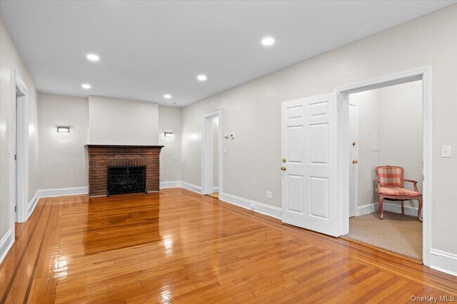 Building Photo - 78 Violet Ave