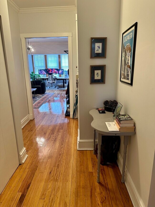 Foto del edificio - 5608 N Kenmore Ave