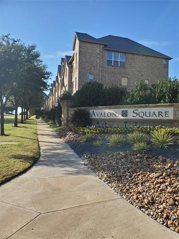 Building Photo - 507 W Royal Ln