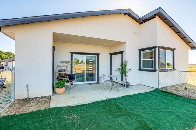 Building Photo - 6600 Thousand Oaks Dr