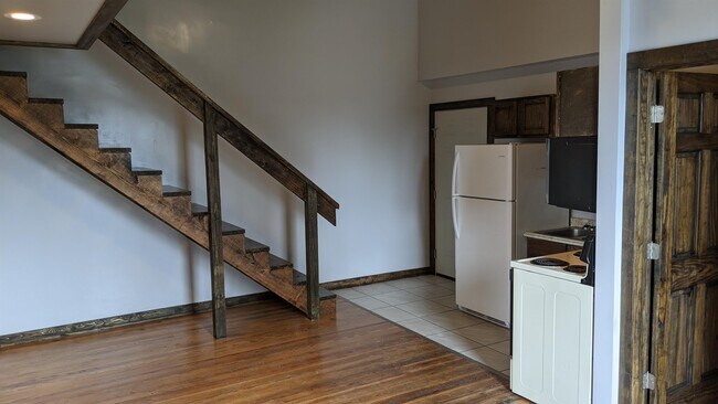 Foto del edificio - 117 S Main St