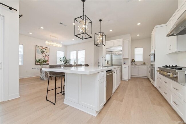 Building Photo - 127 Merit