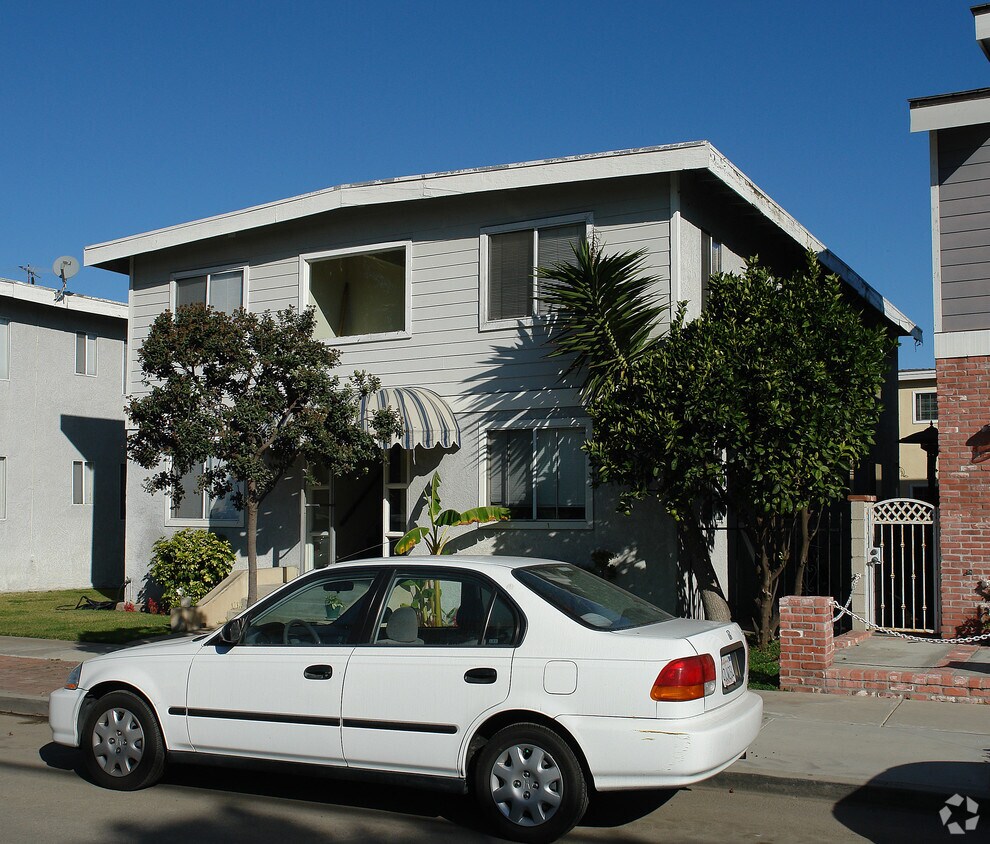 Building Photo - 106 E Balboa Blvd