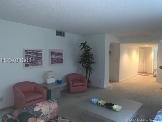 Foto del edificio - 1501 Cayman Way