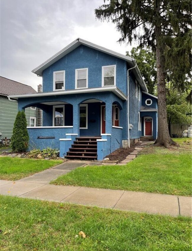 Building Photo - 145 Chapin St