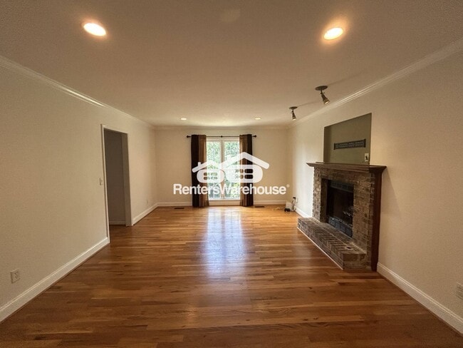 Building Photo - 2501 Crestwood Cir
