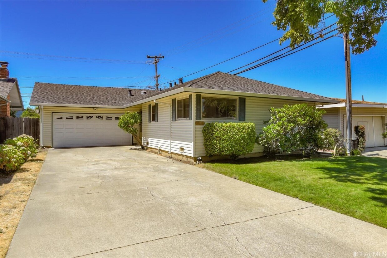 Foto principal - 2418 S Norfolk St