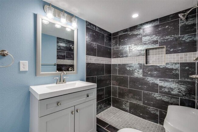 Foto del edificio - 1701 Merrywood Way
