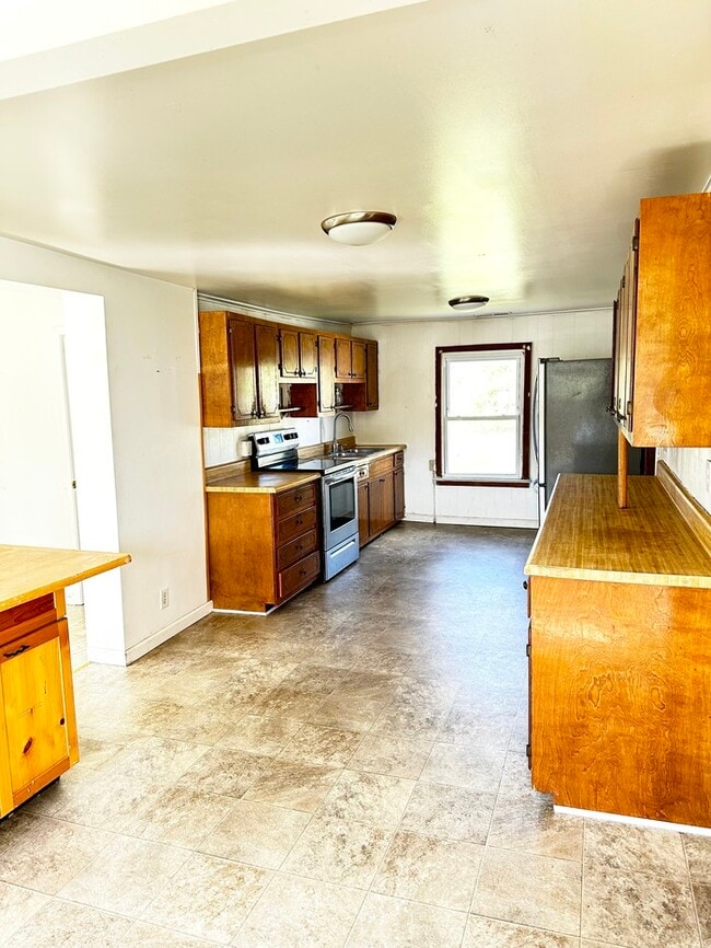 118 Ripshin Rd, Troutdale, VA 24378 House Rental in Troutdale, VA