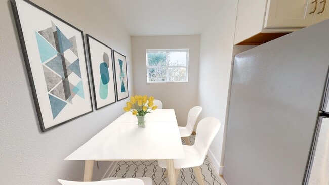 Photo - 610 Oak St Townhome
