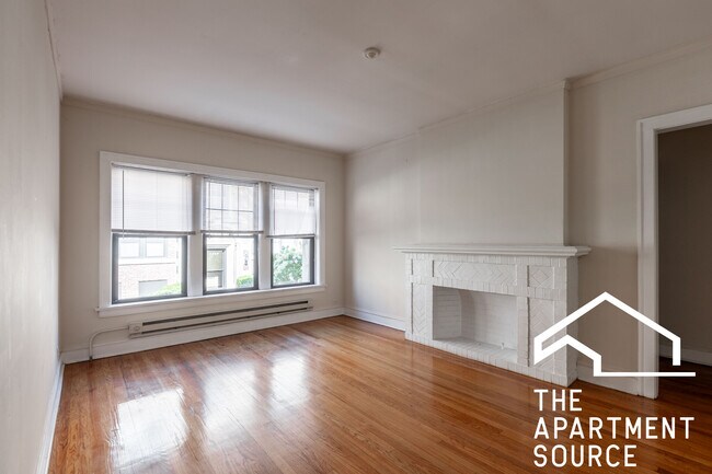Building Photo - 1319 Oak Ave