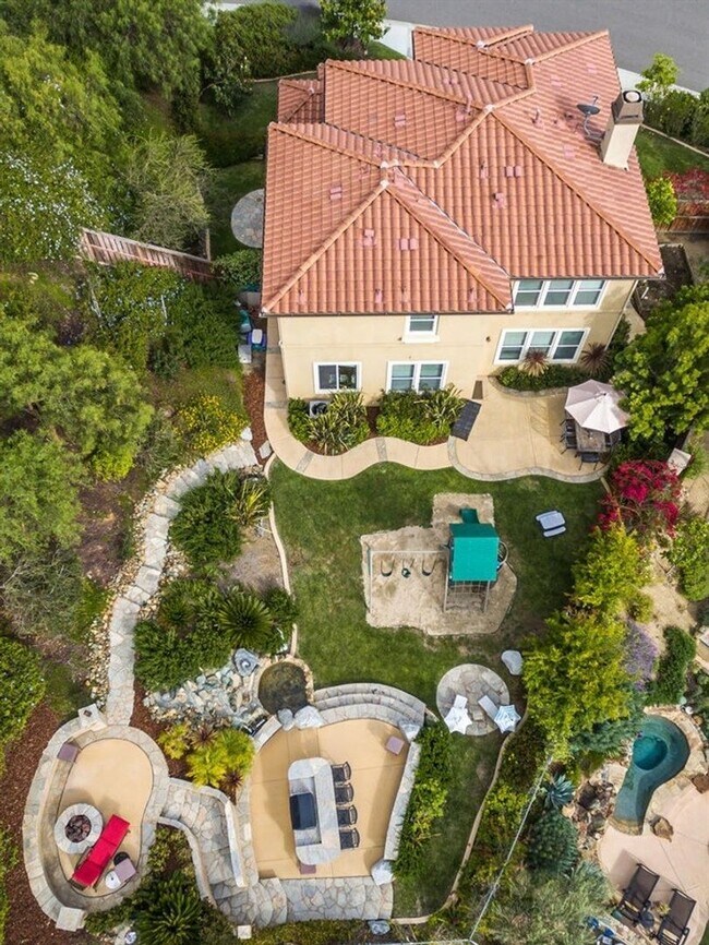 Building Photo - Beautiful San Elijo HIlls Home!