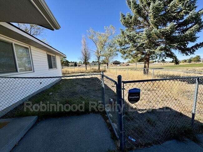 Foto del edificio - 359 Parkchester Dr