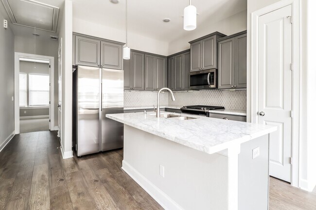 Foto del edificio - 5117 Pine Reach Dr