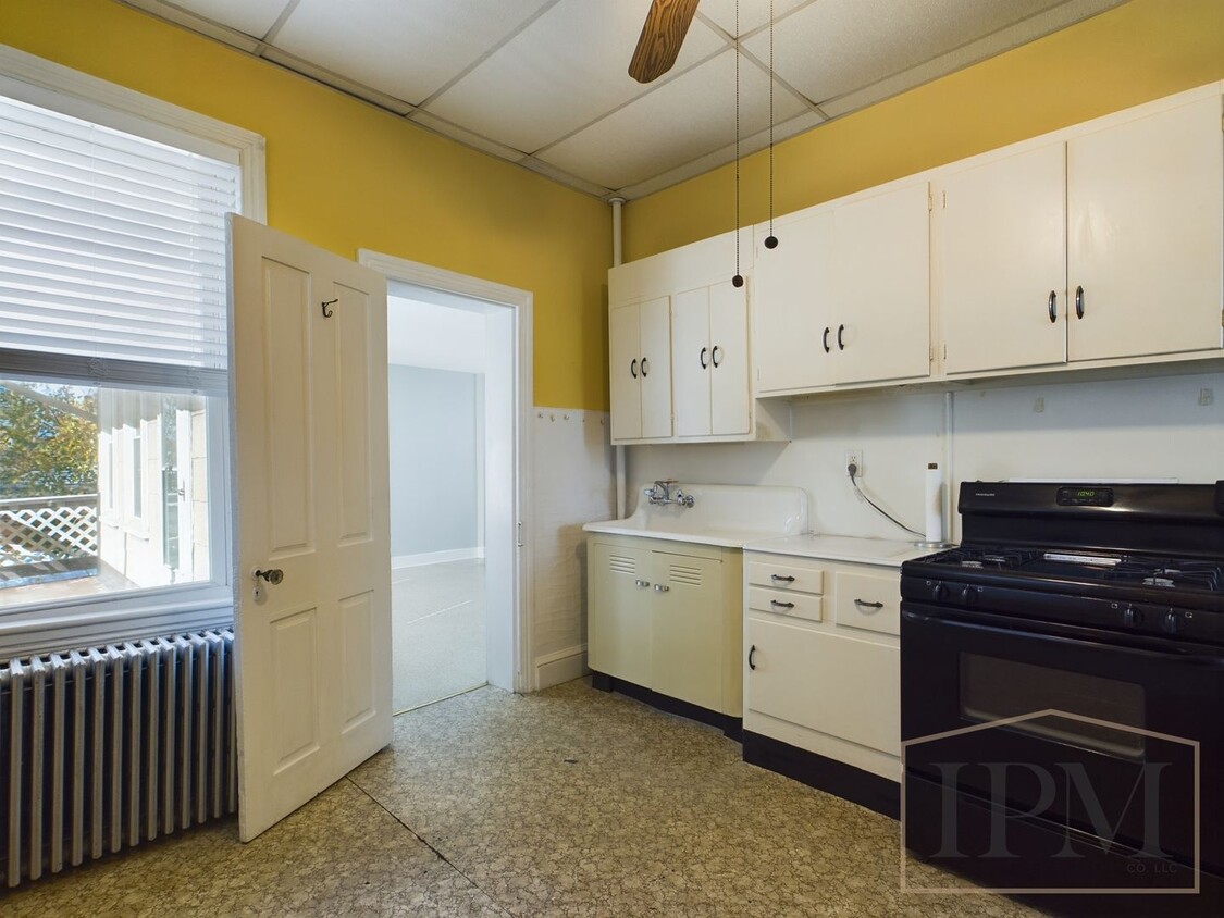 Foto principal - Available Now - Spacious 1 bedroom 2nd flo...