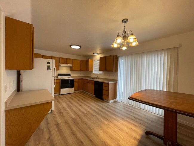 Foto del edificio - 3 Bedroom Townhome by BYU