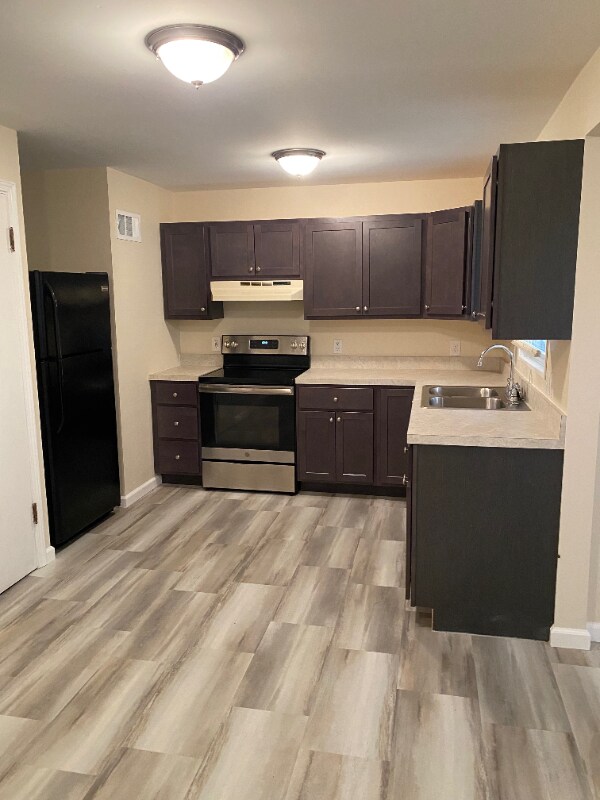 Foto del edificio - 9207 Clarion Dr