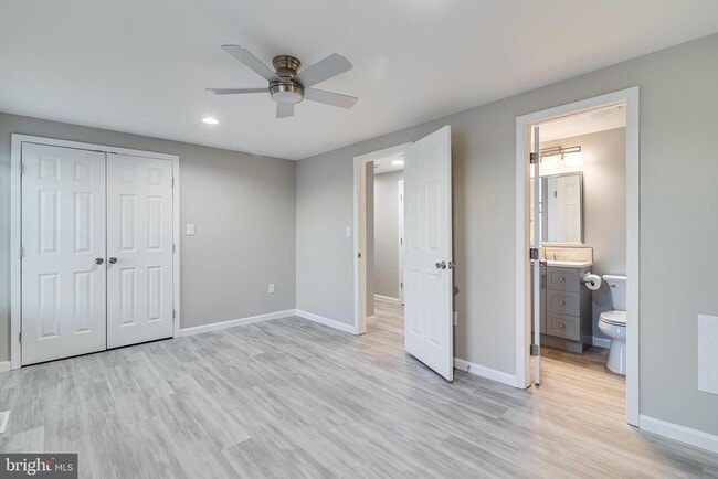 Building Photo - 4651 Grosbeak Pl