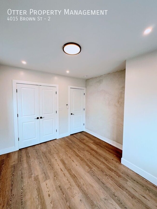 Building Photo - Spacious 2BR/1BA in University City | Prim...