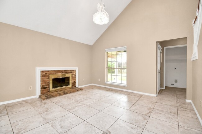Building Photo - 2822 Great Lakes Ave