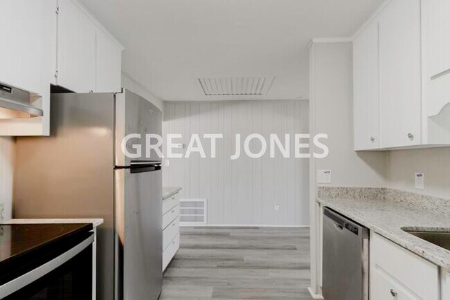 Building Photo - 1676 Hurley Cir