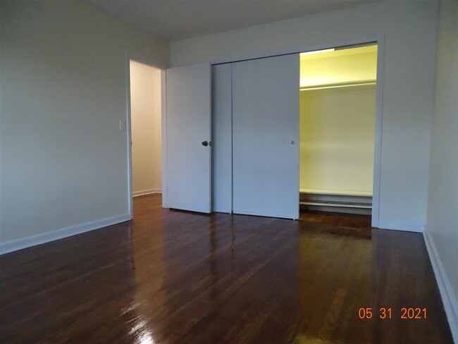 Building Photo - 47 E 31st St
