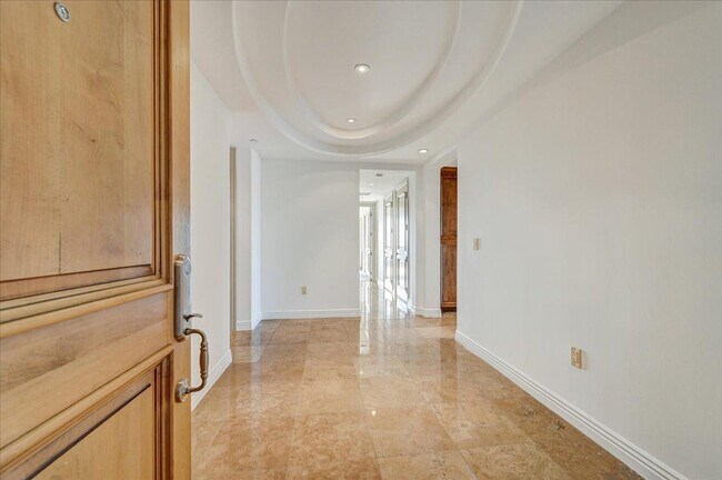 Foto del edificio - 7181 E Camelback Rd