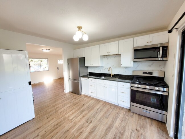 Building Photo - 521 S 330 E