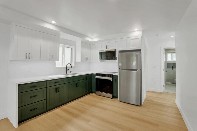 Foto del edificio - 2114 E 2nd St