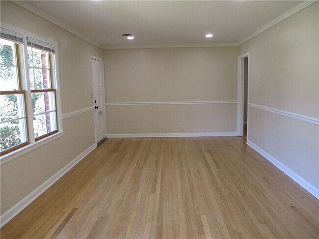 Foto del edificio - 2920 Maple Rd