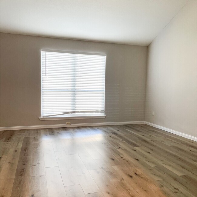 Foto del edificio - 8718 Victorian Village Dr