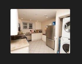 Building Photo - 107 Quebec Ave