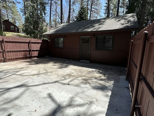 Building Photo - 54078 Pine Crest Ave
