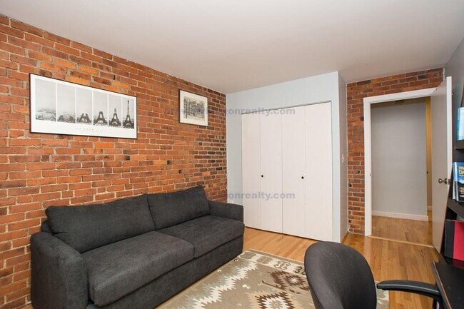Building Photo - 29 Brainerd Rd