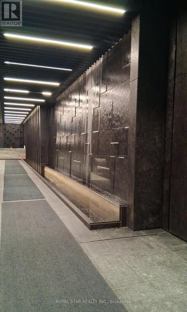 Photo du bâtiment - 120 Broadway Ave