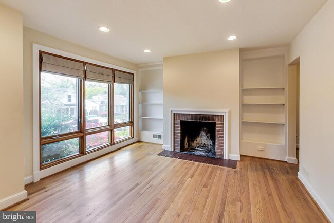 Building Photo - 4709 Edgefield Rd