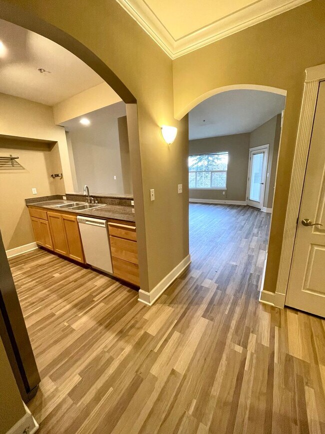 Foto del edificio - Spacious 2 Bed, 2 Bath Condo