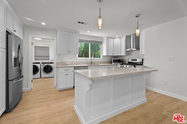 Building Photo - 2795 Casitas Ave