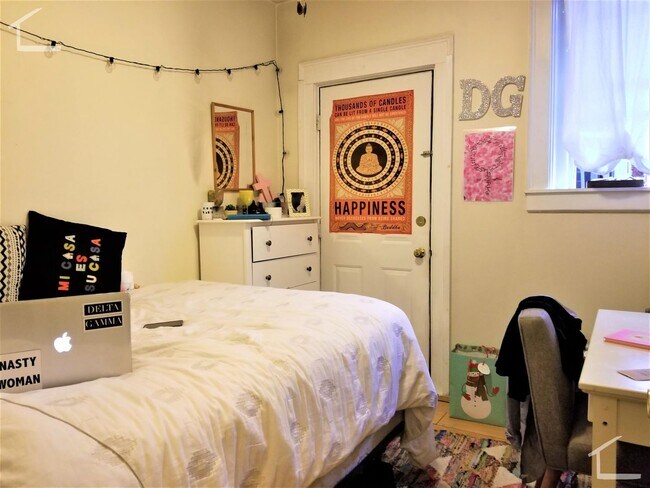 Foto del edificio - 312 Saint Paul St #5E Brookline MA 02446