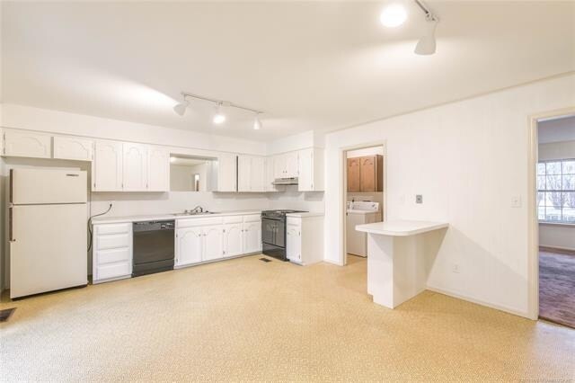 Building Photo - 2531 E Skelly Dr