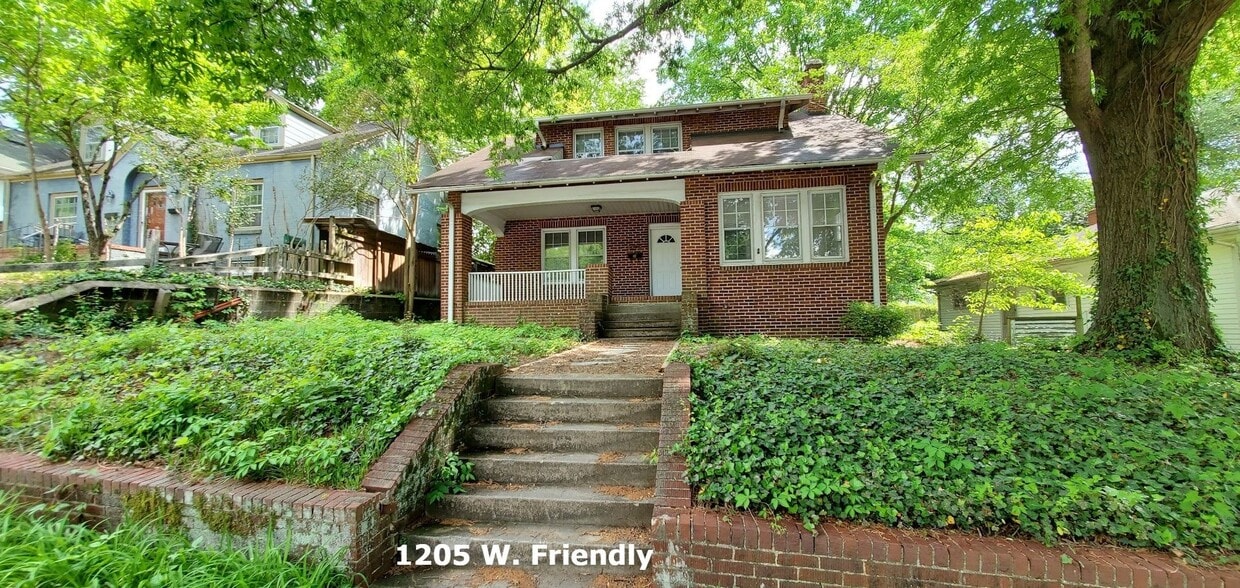 Primary Photo - 6 Bedroom 2 Bathroom Single Family Home