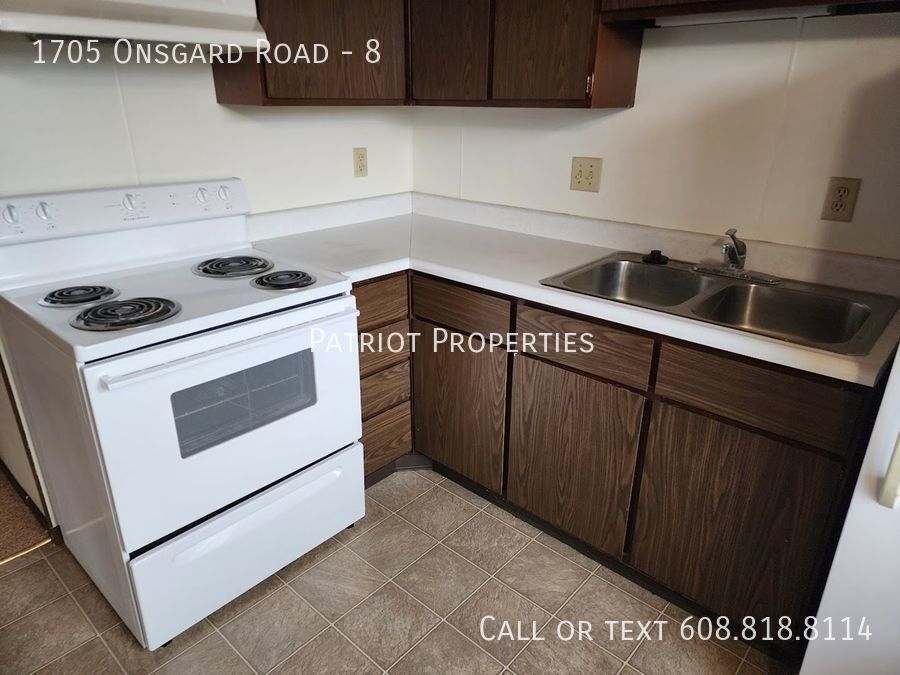 Foto principal - 1 bedroom/ 1 bath apartment in Madison, WI