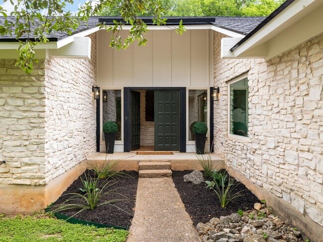 Foto del edificio - 504 Ridgecrest Rd