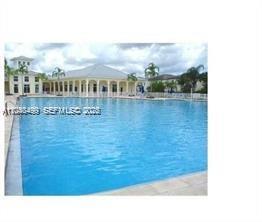 Foto del edificio - 2720 NE 3rd Dr