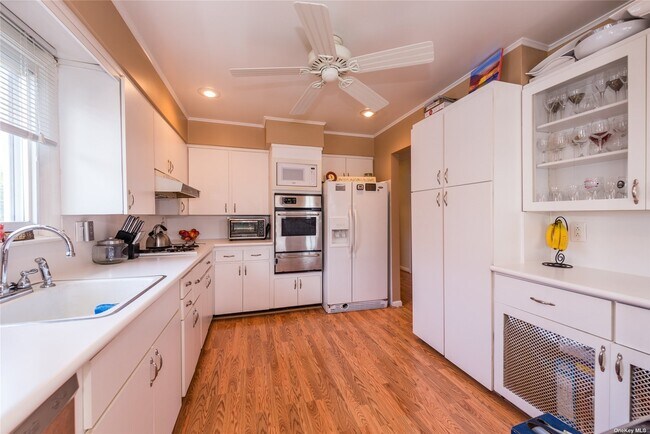 Foto del edificio - 509 Monroe Blvd